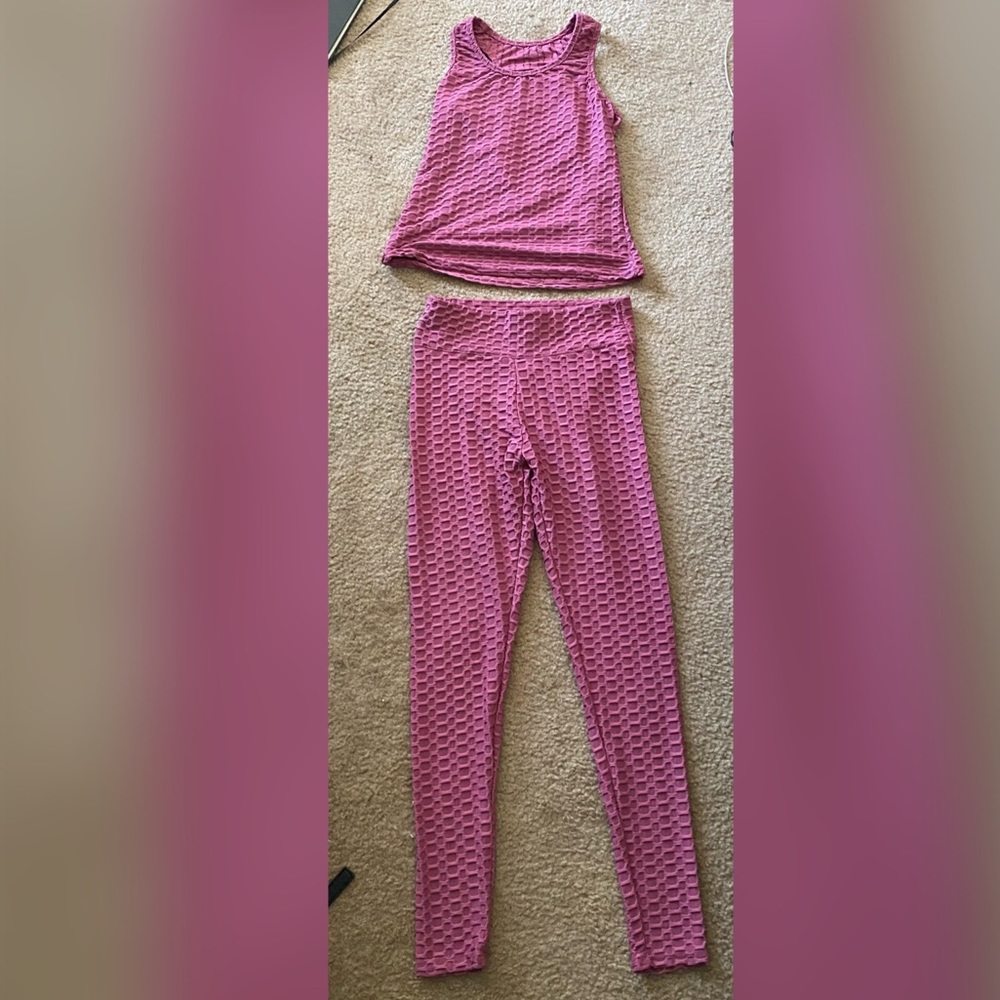 Purple scrunch leggings and tank top